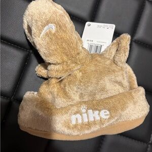 Brown fuzzy baby Nike hat w gloves